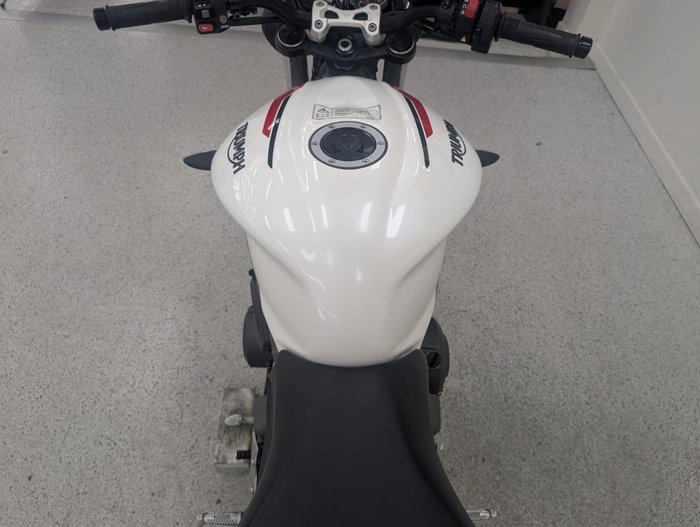 2022 Triumph STREET TRIPLE S 660 LAMS White