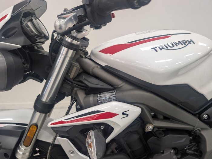 2022 Triumph STREET TRIPLE S 660 LAMS White
