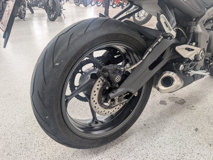 2022 Triumph STREET TRIPLE S 660 LAMS White