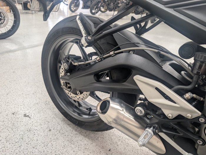 2022 Triumph STREET TRIPLE S 660 LAMS White