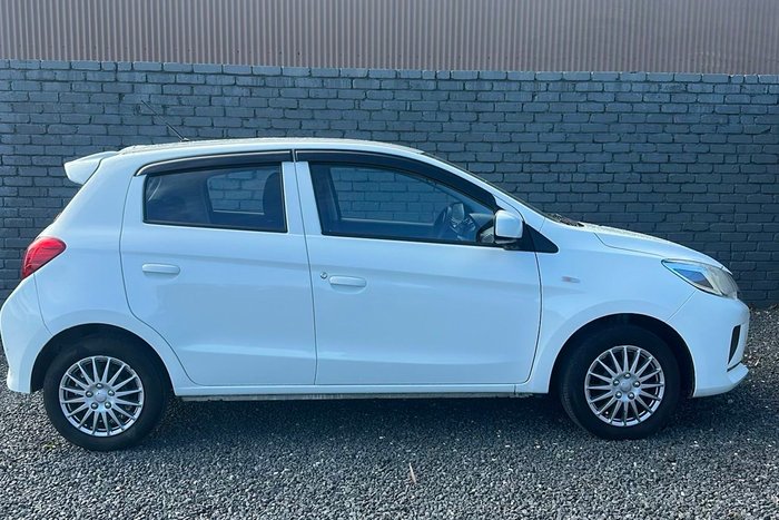 2021 Mitsubishi Mirage ES