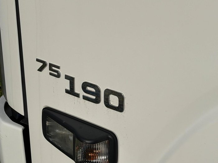 2017 Isuzu Npr 75-190