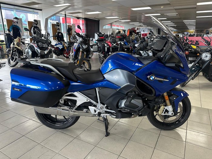 2022 BMW