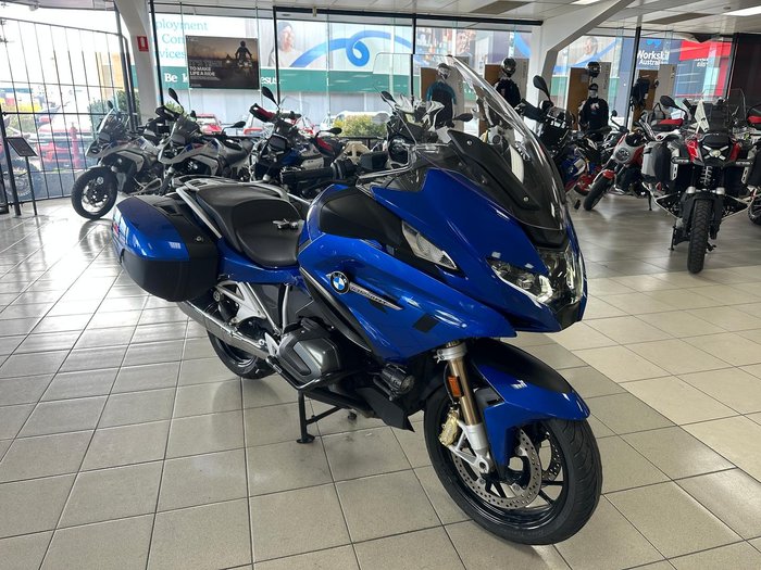 2022 BMW