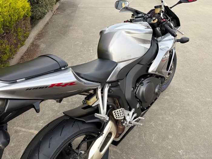 2006 Honda CBR1000RR (FIREBLADE) Silver