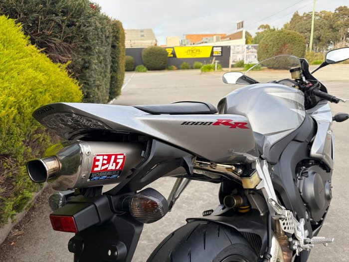 2006 Honda CBR1000RR (FIREBLADE) Silver