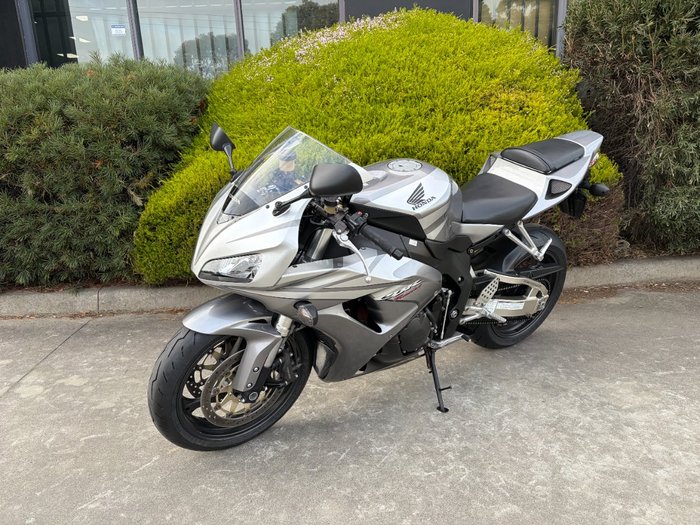 2006 Honda CBR1000RR (FIREBLADE) Silver