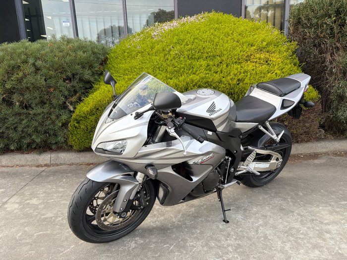 2006 Honda CBR1000RR (FIREBLADE) Silver