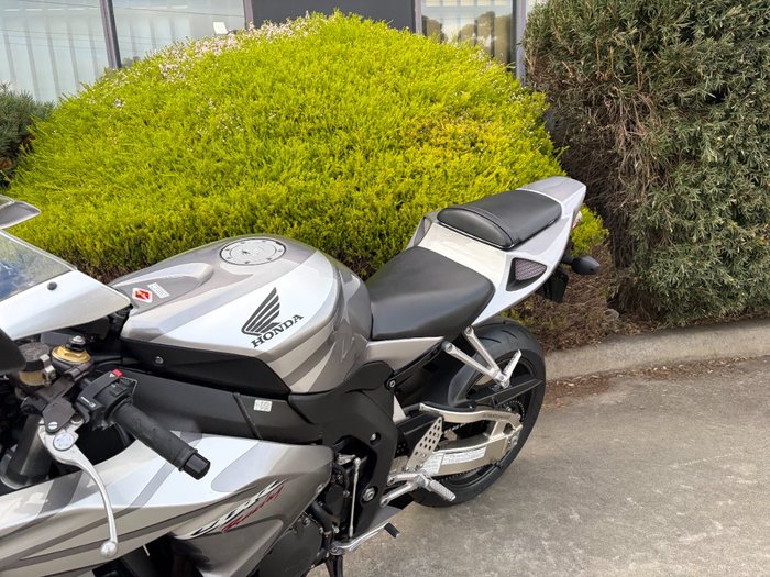 2006 Honda CBR1000RR (FIREBLADE) Silver