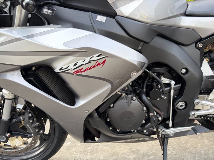 2006 Honda CBR1000RR (FIREBLADE) Silver
