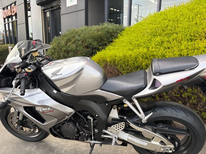 2006 Honda CBR1000RR (FIREBLADE) Silver