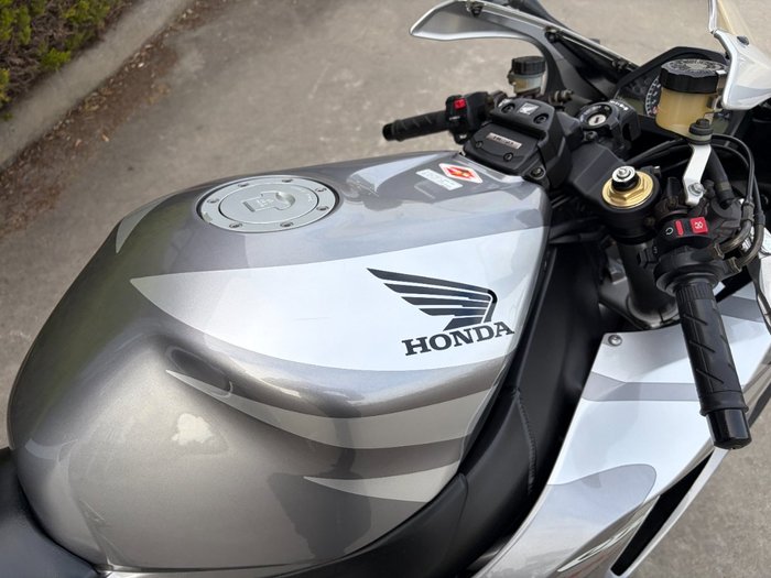 2006 Honda CBR1000RR (FIREBLADE) Silver