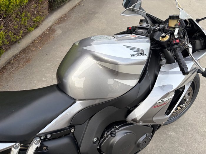 2006 Honda CBR1000RR (FIREBLADE) Silver