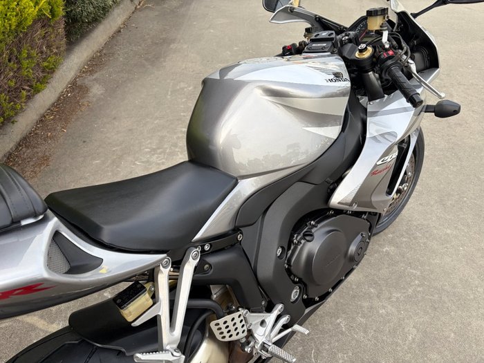 2006 Honda CBR1000RR (FIREBLADE) Silver