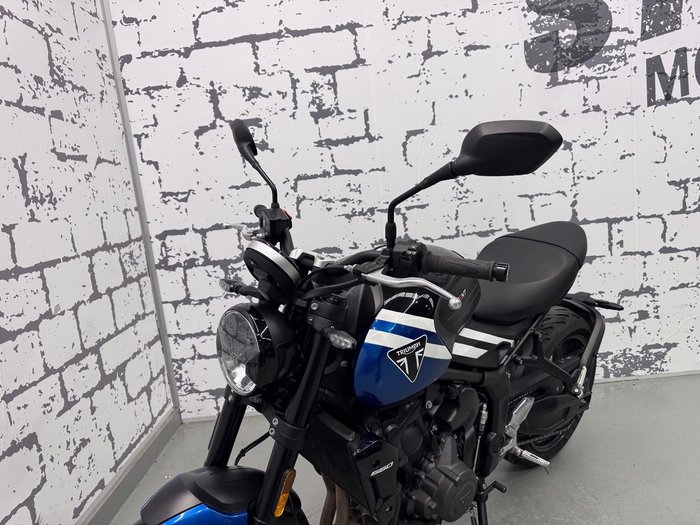 2025 Triumph Trident 660 Full Power Trident Blue