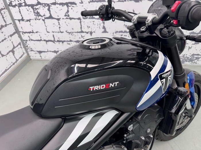 2025 Triumph Trident 660 Full Power Trident Blue