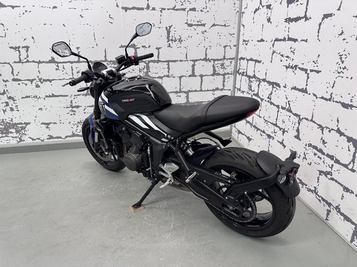 2025 Triumph Trident 660 Full Power Trident Blue