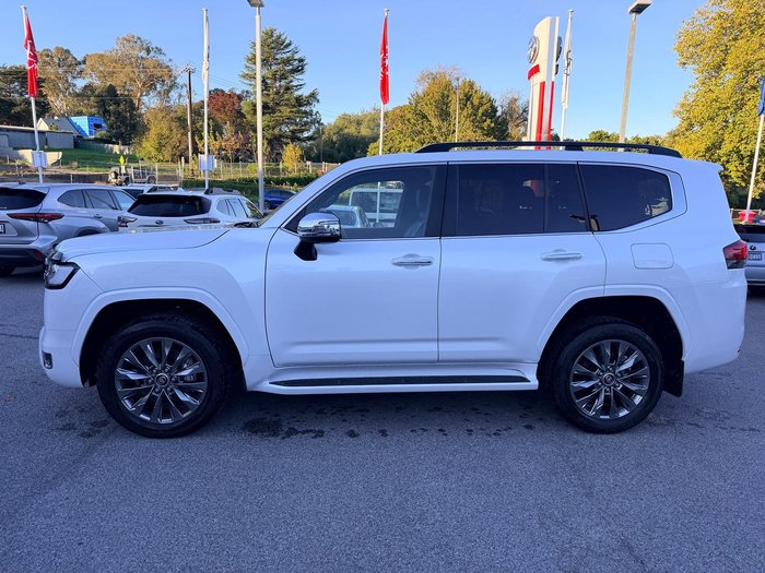 2023 Toyota Landcruiser Sahara ZX