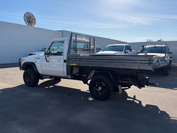 2022 Toyota Landcruiser Workmate