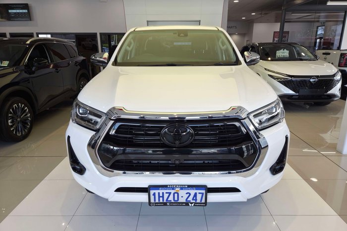 2023 Toyota Hilux SR5
