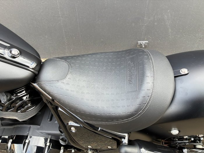 2023 Indian CHIEF BOBBER DARK HORSE BLACK