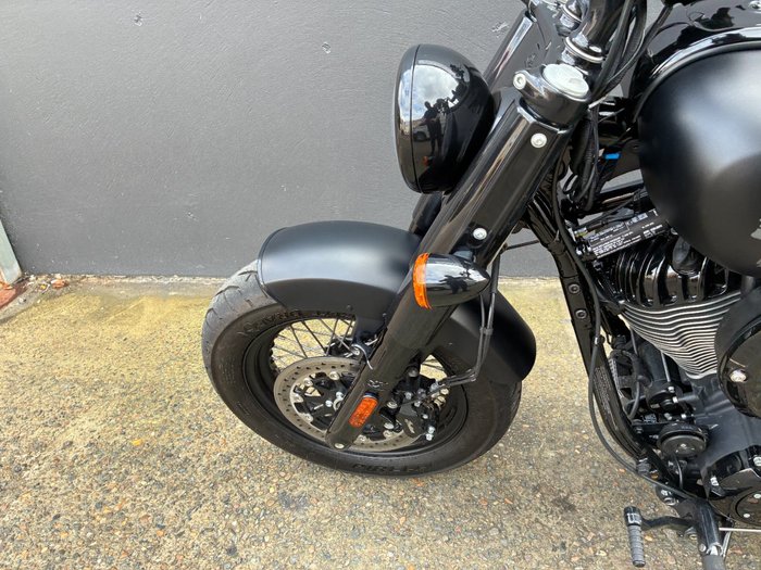 2023 Indian CHIEF BOBBER DARK HORSE BLACK