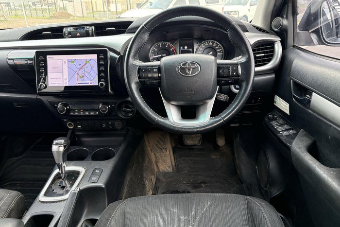 2021 Toyota Hilux SR5