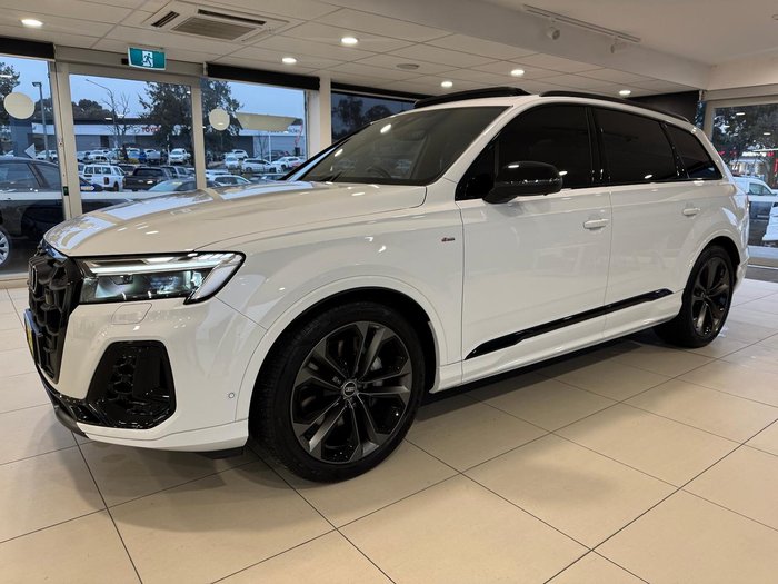 2025 Audi Q7 50 TDI S line