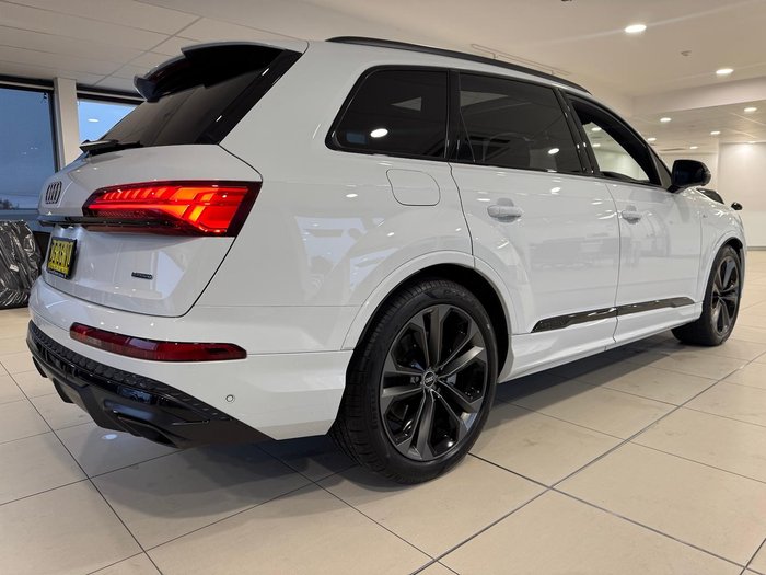 2025 Audi Q7 50 TDI S line