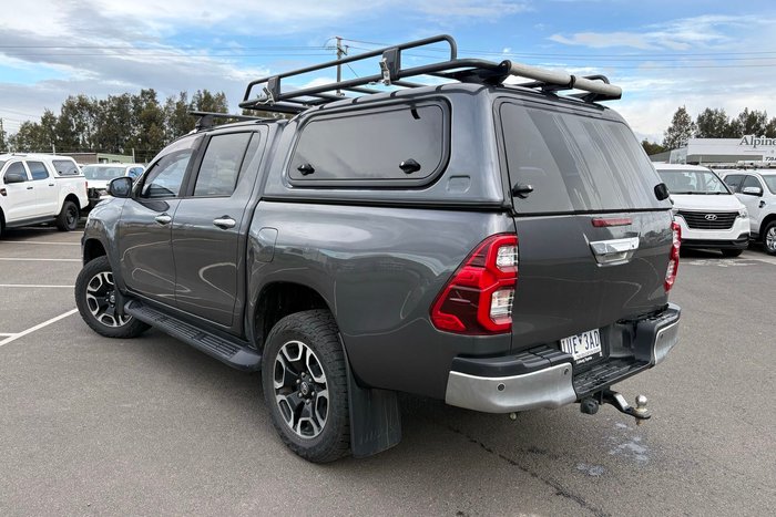 2021 Toyota Hilux SR5