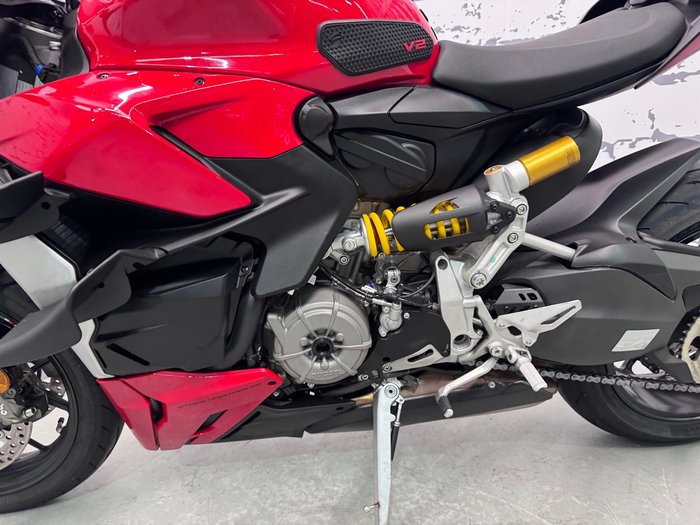 2024 Ducati Streetfighter V2 Streetfighter Red