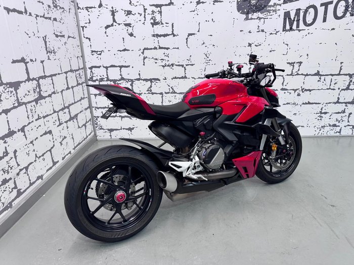 2024 Ducati Streetfighter V2 Streetfighter Red