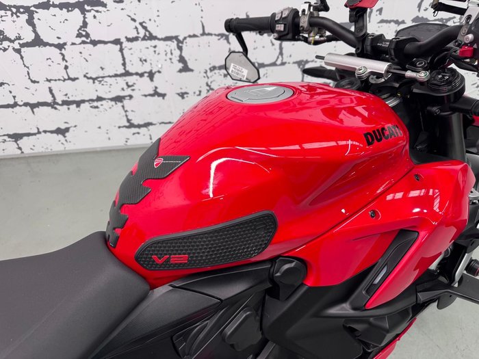 2024 Ducati Streetfighter V2 Streetfighter Red