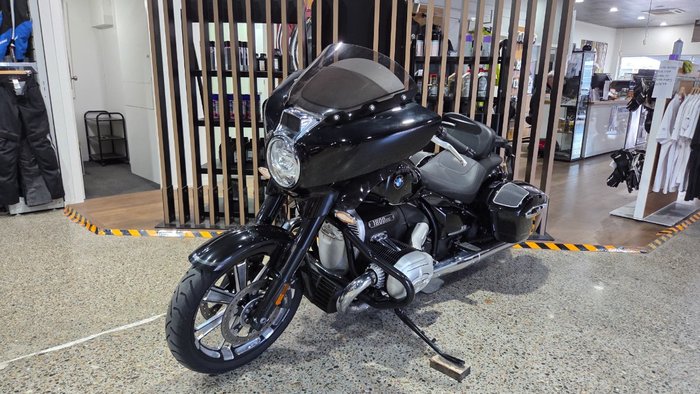 2022 BMW Motorrad R 18 B Black