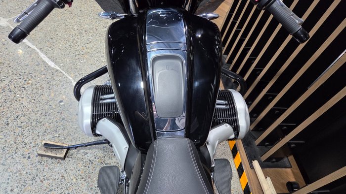 2022 BMW Motorrad R 18 B Black