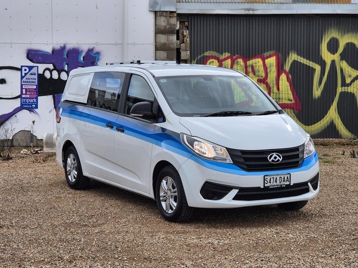 2022 LDV G10 +