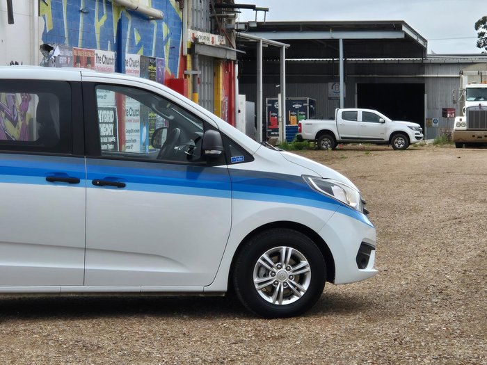 2022 LDV G10 +