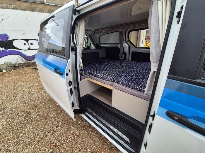 2022 LDV G10 +