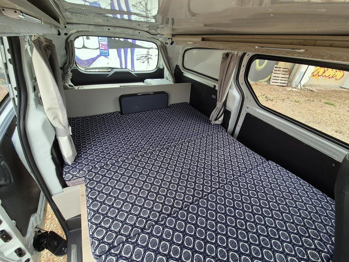 2022 LDV G10 +