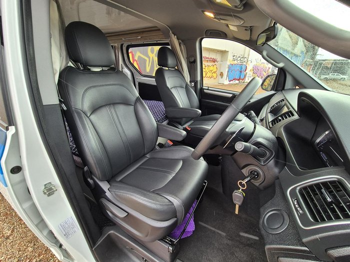 2022 LDV G10 +