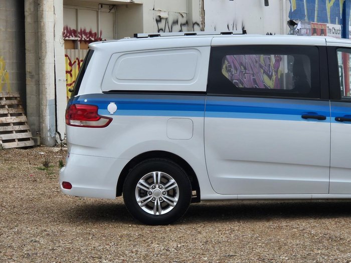2022 LDV G10 +