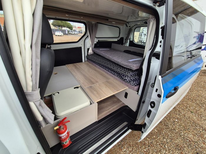 2022 LDV G10 +