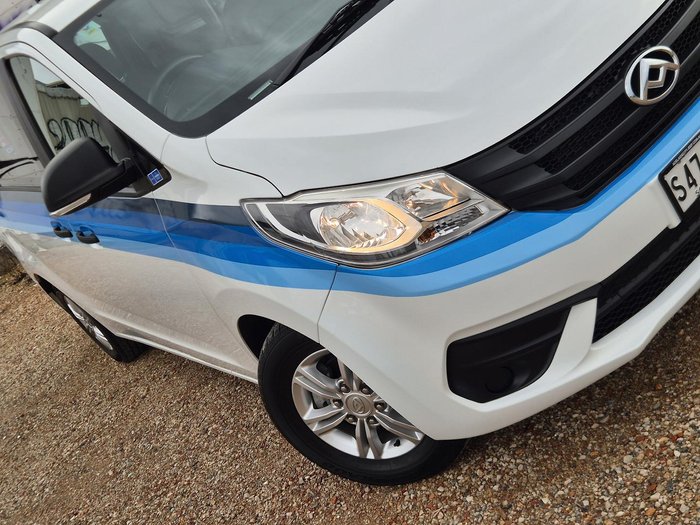 2022 LDV G10 +