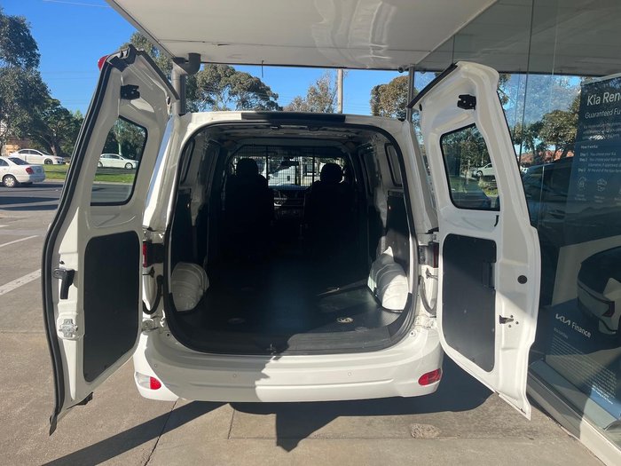 2022 LDV G10 +
