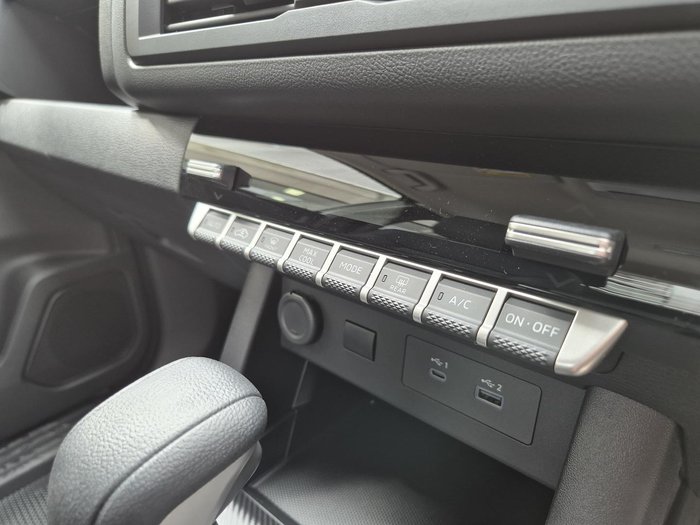 2025 Mitsubishi Triton GLX