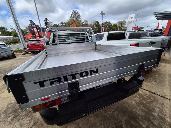 2025 Mitsubishi Triton GLX