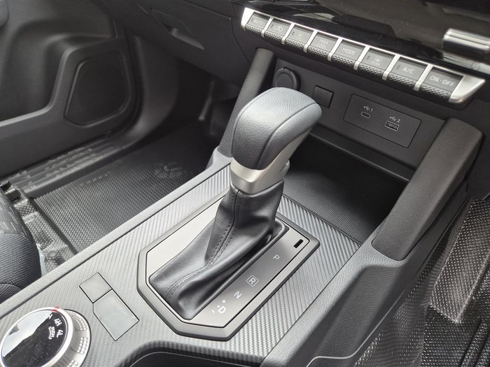 2025 Mitsubishi Triton GLX