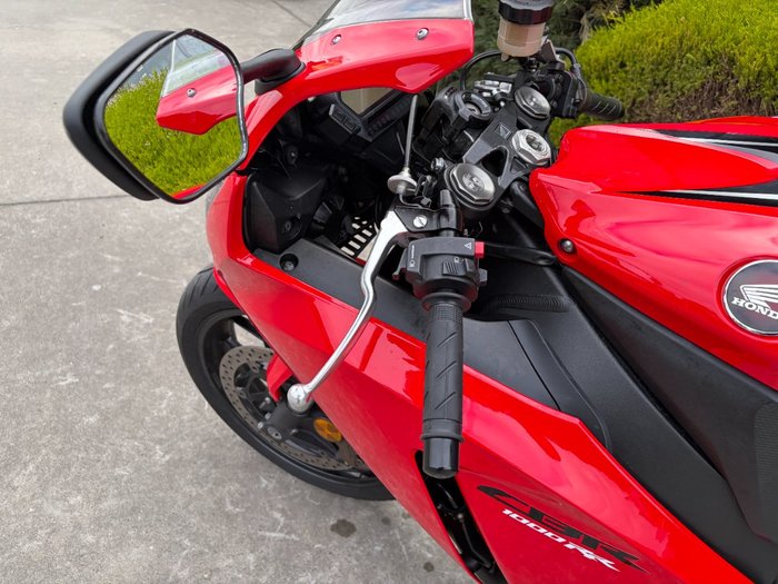 2015 Honda CBR1000RA (FIREBLADE) ABS Red