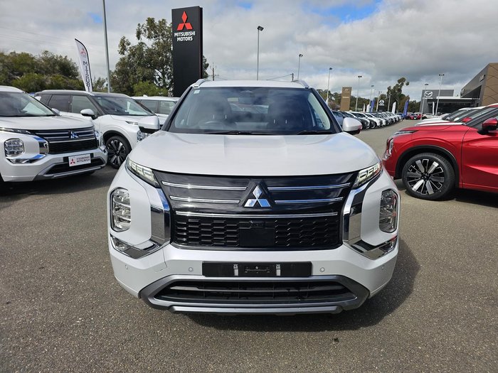 2025 Mitsubishi Outlander Exceed