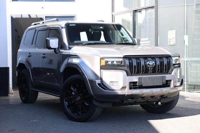 2025 Toyota Landcruiser Prado